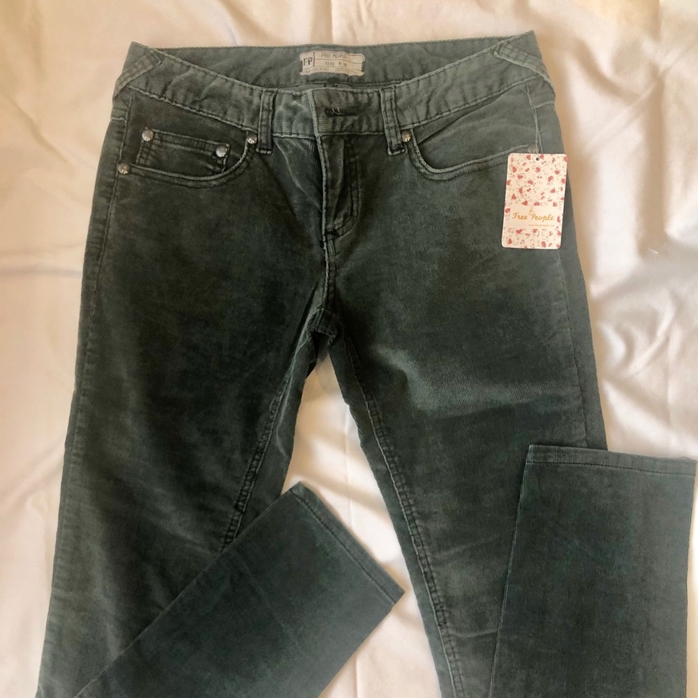 Free People fine corduroy jeans size W 28